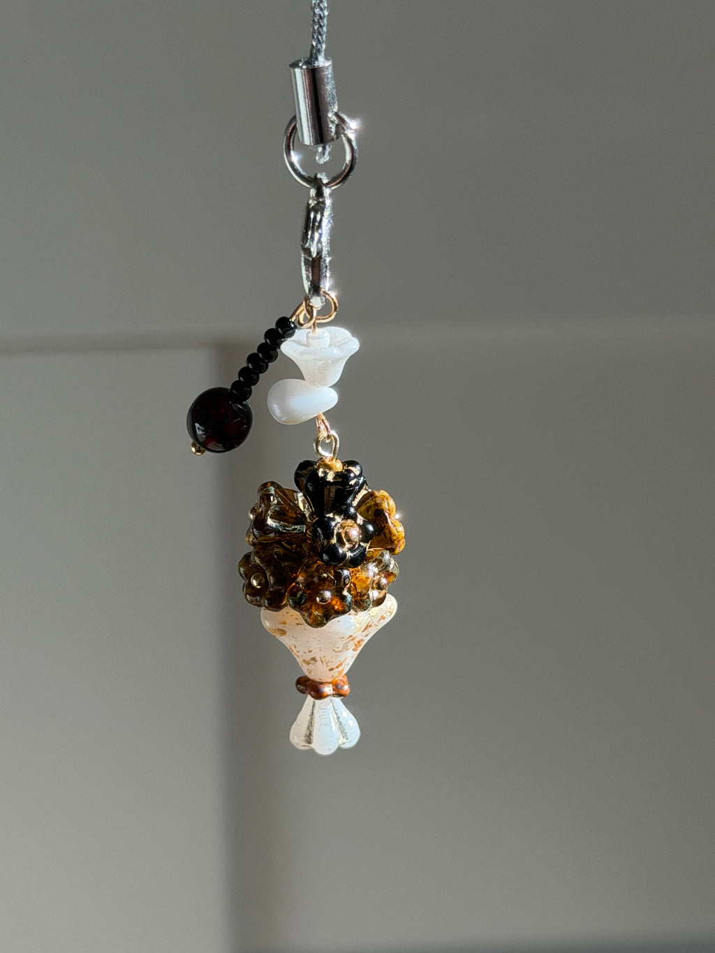 Forever Bouquet (Black+White) Phone Charm