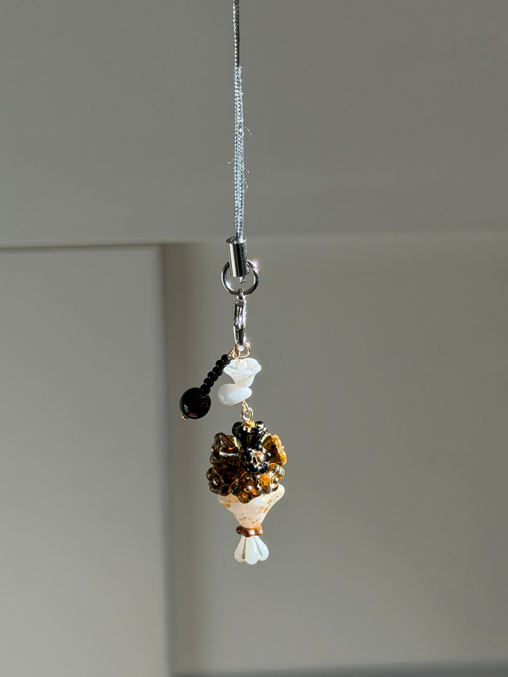 Forever Bouquet (Black+White) Phone Charm